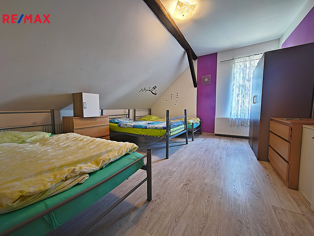 Byt 5+1, ložnice vpravo