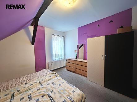 Byt 5+1, ložnice vlevo | Prodej - dům/vila, 245 m²