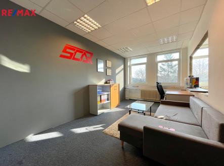 Pronájem - kanceláře, 72 m² obrázek