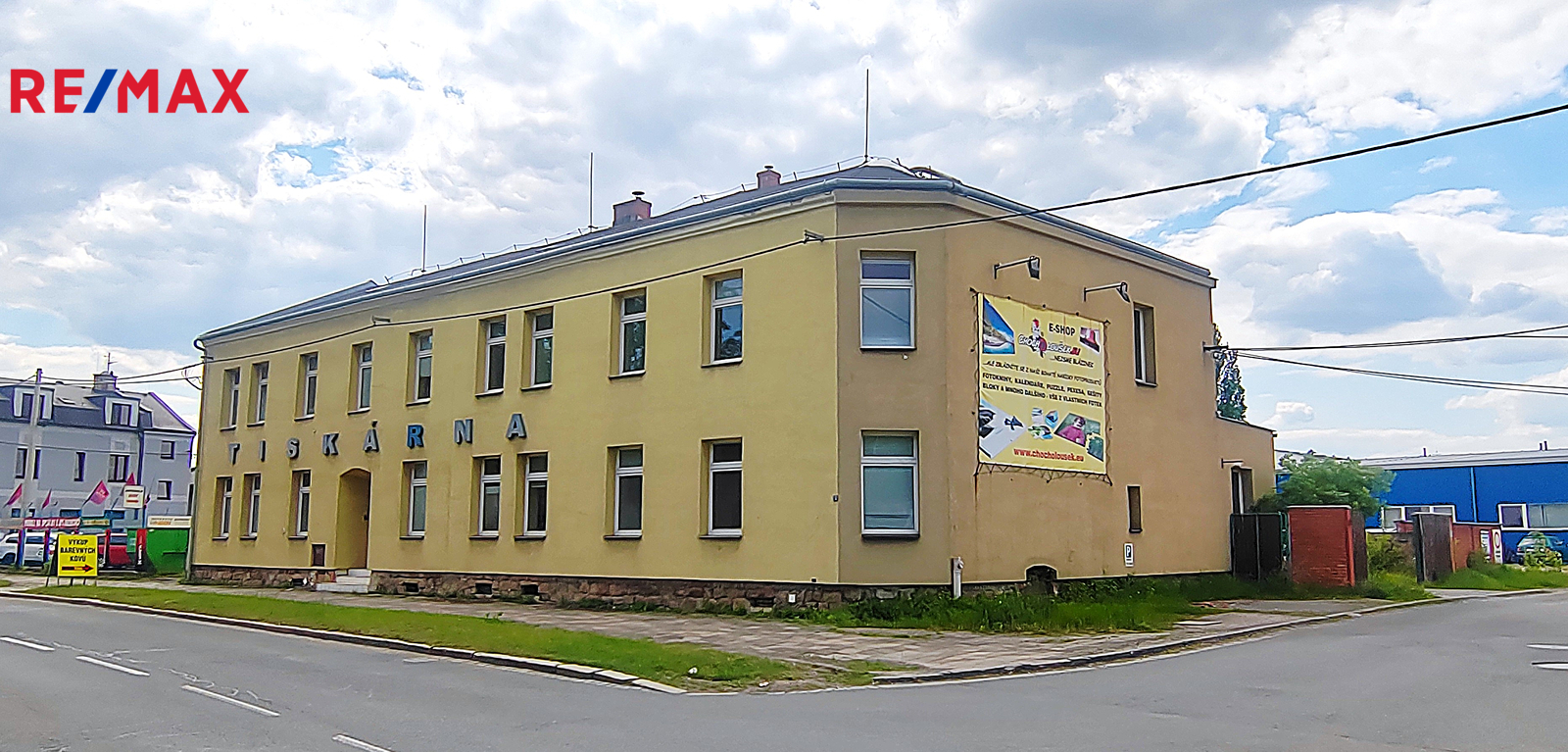 Pohled z ulice - SV strana