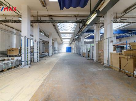 Pronájem - skladovací prostor, 450 m² obrázek