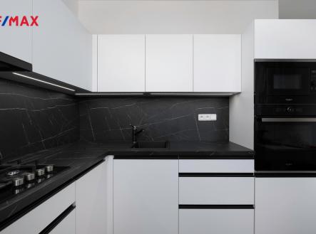 kuchyne-1.jpg | Prodej bytu, 2+1, 56 m²