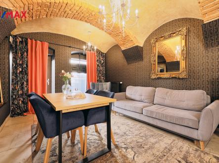 img-3350.jpg | Prodej - nájemní dům, 395 m²