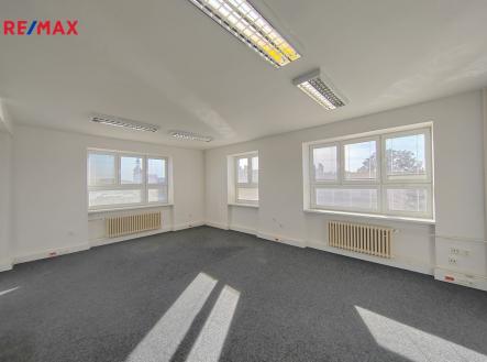 img-20231018-142000.jpg | Pronájem - kanceláře, 38 m²