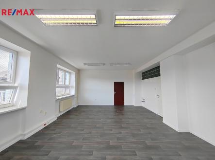 img-20250820-135644.jpg | Pronájem - kanceláře, 38 m²