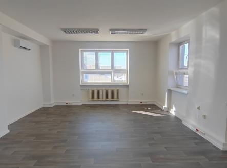 img-20250805-090343.jpg | Pronájem - kanceláře, 38 m²