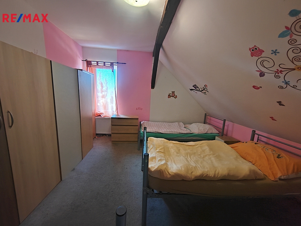 Byt 5+1 - ložnice vlevo