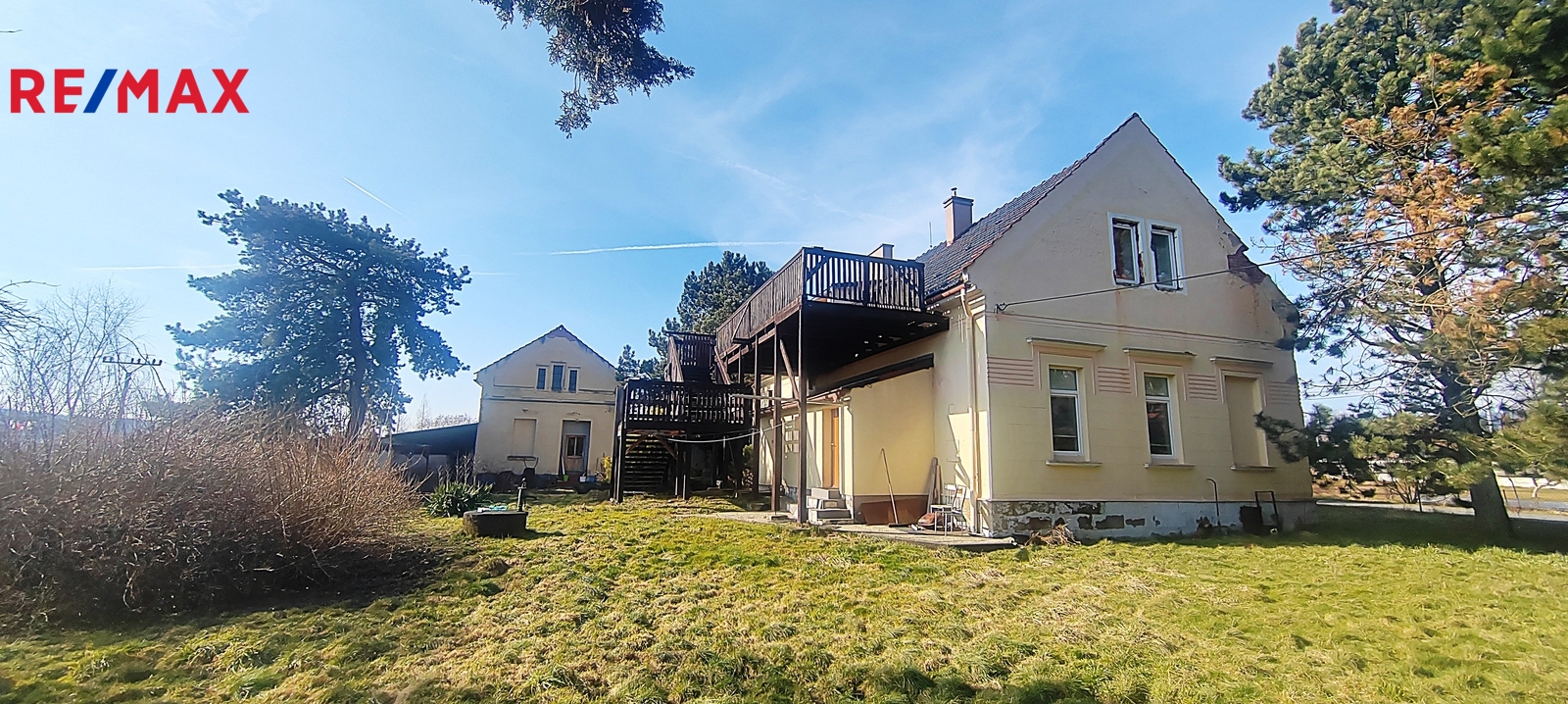 Pohled na dům i kancelář - JV