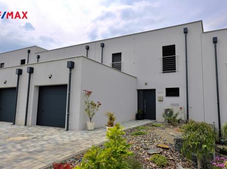 2h4a1749.jpg | Prodej - nájemní dům, 628 m²