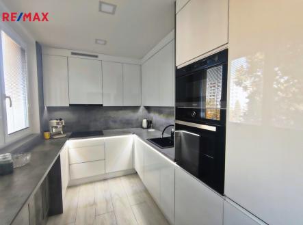kuchyne-2-1.jpg | Pronájem bytu, 3+1, 71 m²