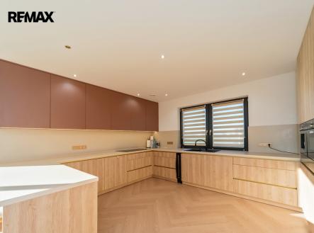 raj-005d.jpg | Prodej - dům/vila, 385 m²