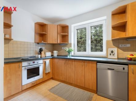 2.jpeg | Prodej - nájemní dům, 223 m²