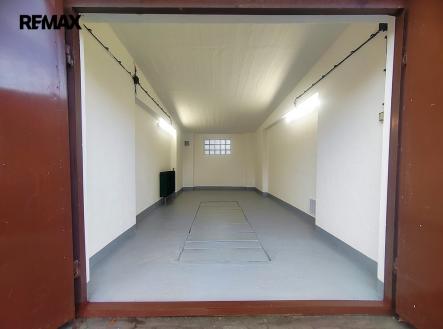 img-20251216-123359.jpg | Pronájem - malý objekt/garáž