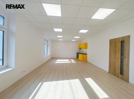 Velká kancelář | Pronájem - kanceláře, 88 m²