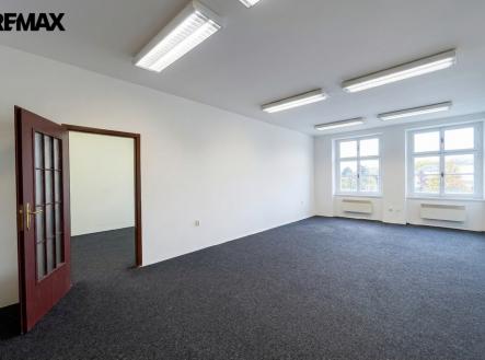 svtlo-na-strop-uprav-tak-aby-zilo-ble-a-lpe-vypadalo-hrfshotcwyjvtzct9xz3.png | Pronájem - kanceláře, 97 m²