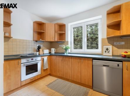 2.jpeg | Prodej - nájemní dům, 223 m²