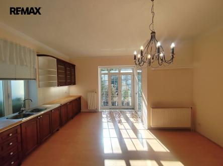 Výhled z kuchyně | Prodej bytu, 3+1, 92 m²