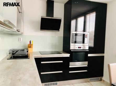 img_9e7543fdf8.jpg | Pronájem bytu, 2+1, 64 m²