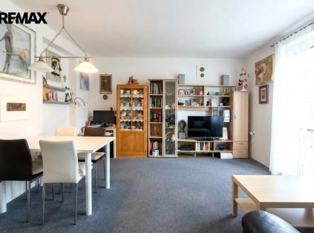 1-obyvaci-pokoj.jpg | Prodej bytu, 3+1, 54 m²