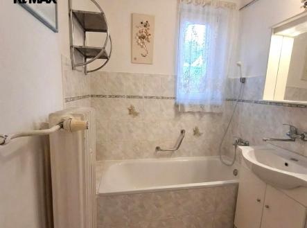 5-koupelna.jpg | Prodej bytu, 3+1, 54 m²