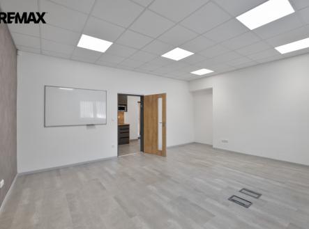 dscf6329.jpg | Pronájem - skladovací prostor, 274 m²
