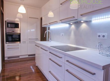 Pronájem bytu, 2+kk, 44 m²