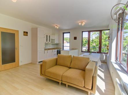 Pronájem bytu, 2+kk, 64 m²
