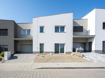 Z71_1217 | Pronájem - dům/vila, 210 m²