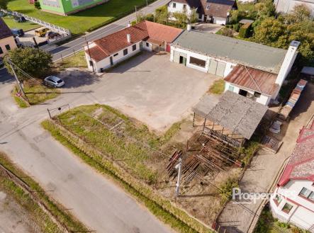 komercni-areal-vcetne-rodinneho-domu-dji-0441-0ee672 | Prodej - kanceláře, 475 m²