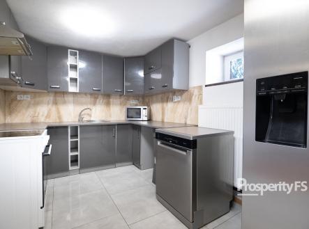 Prodej - dům/vila, 244 m² obrázek