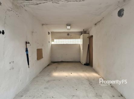 0 (2) | Pronájem - malý objekt/garáž