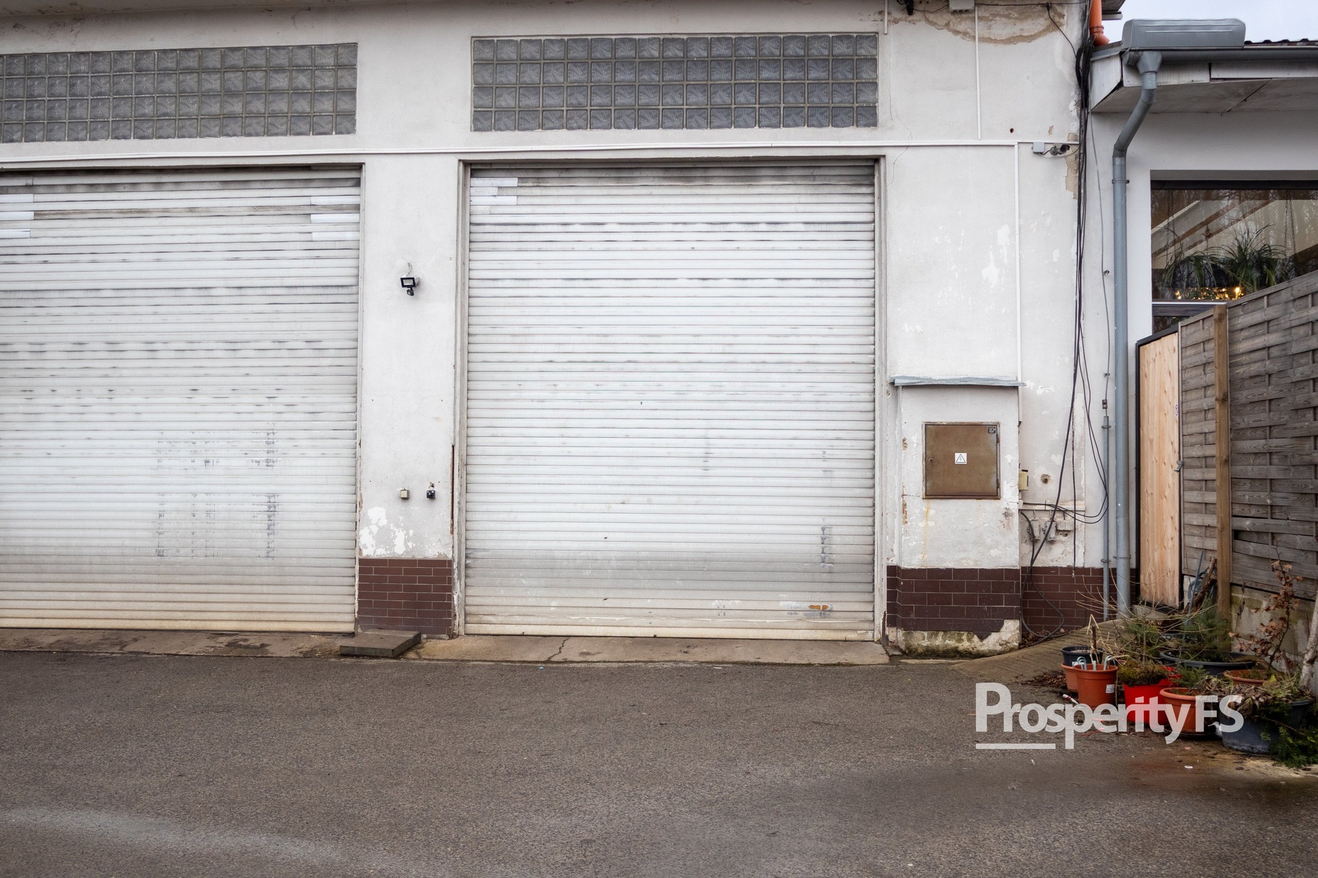 Pronájem skladu / plně vybavené dílny 50 m² s 400V elektřinou – Kladno, Rozdělov