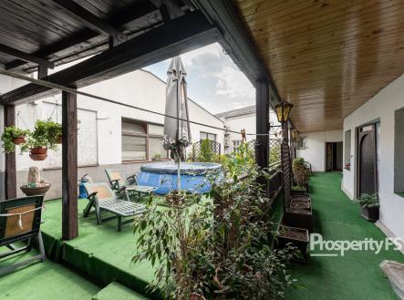 Terasa | Prodej - obchodní prostor, 214 m²