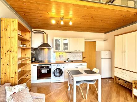 Pronájem bytu, 1+kk, 38 m²