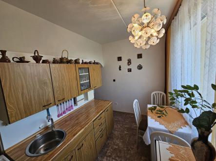 Prodej bytu 3+1 s balkonem Týn na Vltavou kuchyně | Prodej bytu, 3+1, 73 m²