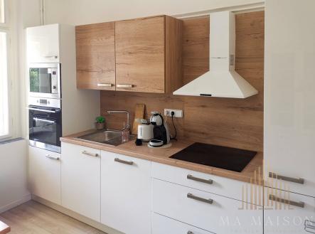 e59f0d69-d011-4a8e-a770-cc4043121b39 | Pronájem bytu, 3+kk, 105 m²