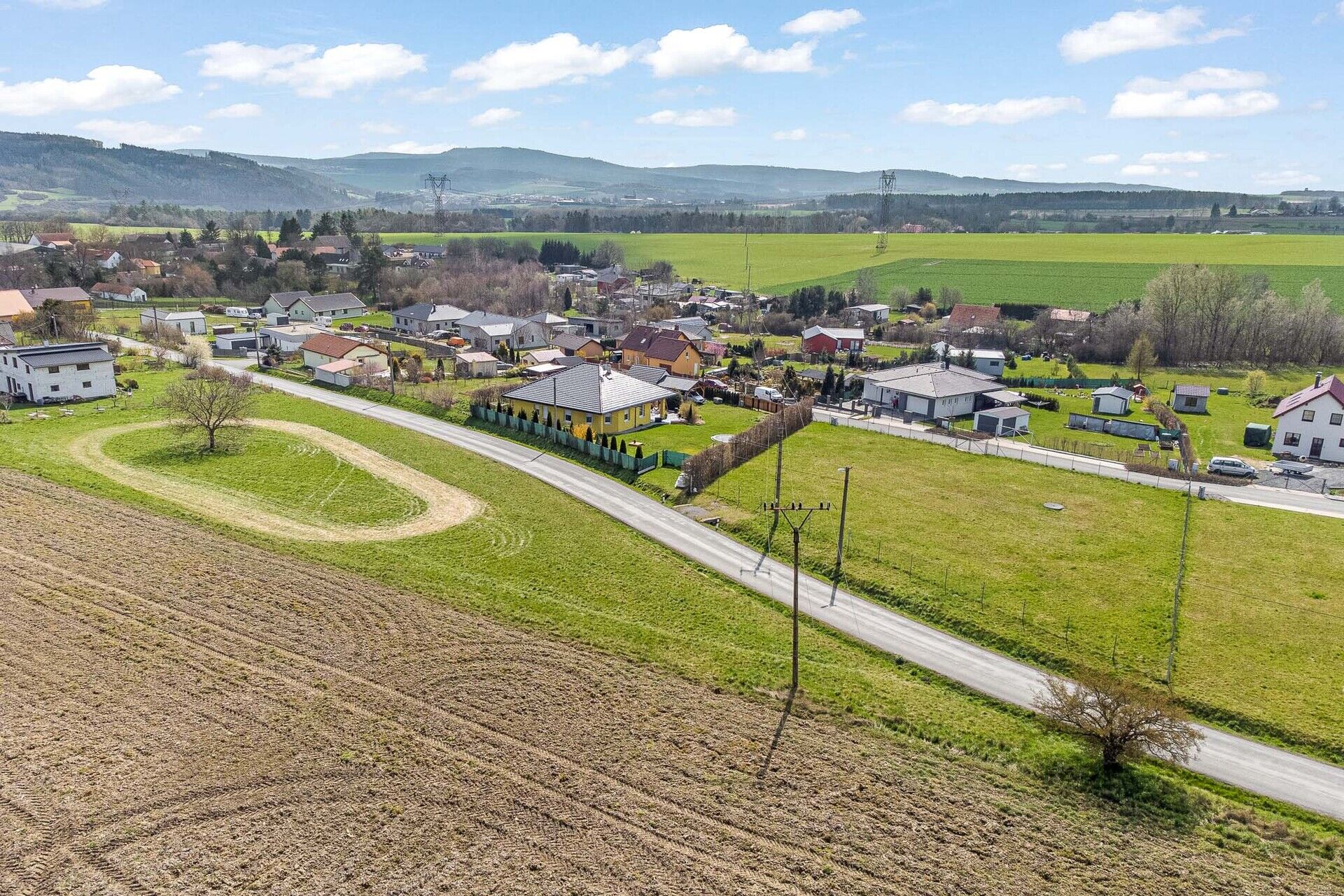 Prodej stavebního pozemku 2 211 m², Němčovice