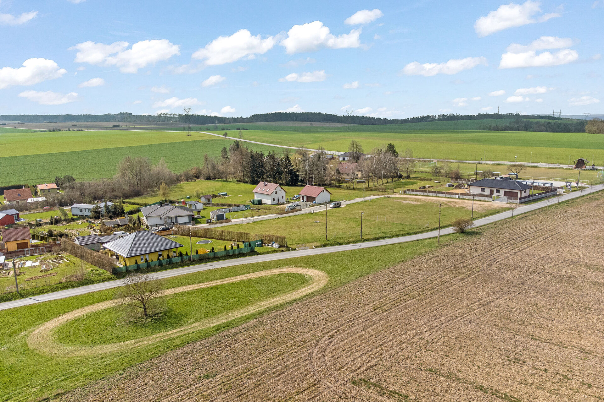 Prodej stavebního pozemku 2 211 m², Němčovice