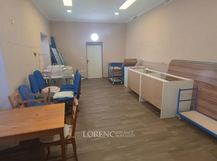 IMG_20250903_095453345_HDR | Pronájem - obchodní prostor, 33 m²