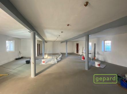 bff7e34d-4d45-46cd-896e-207ab456a028-1-105-c-1.jpeg | Pronájem - obchodní prostor, 124 m²