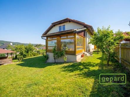 ext-dum-zahrada-2-jaro.jpeg | Prodej - dům/vila, 350 m²