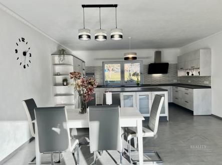 foto: 2 | Prodej - dům/vila, 250 m²