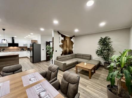 Prodej - dům/vila, 221 m² obrázek