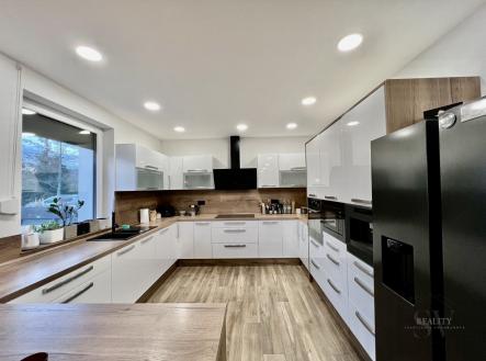 foto: 4 | Prodej - dům/vila, 221 m²