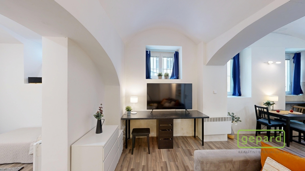 prodej-bytu-2kk-holeckova-61959-praha-5-03222026-142602.jpg