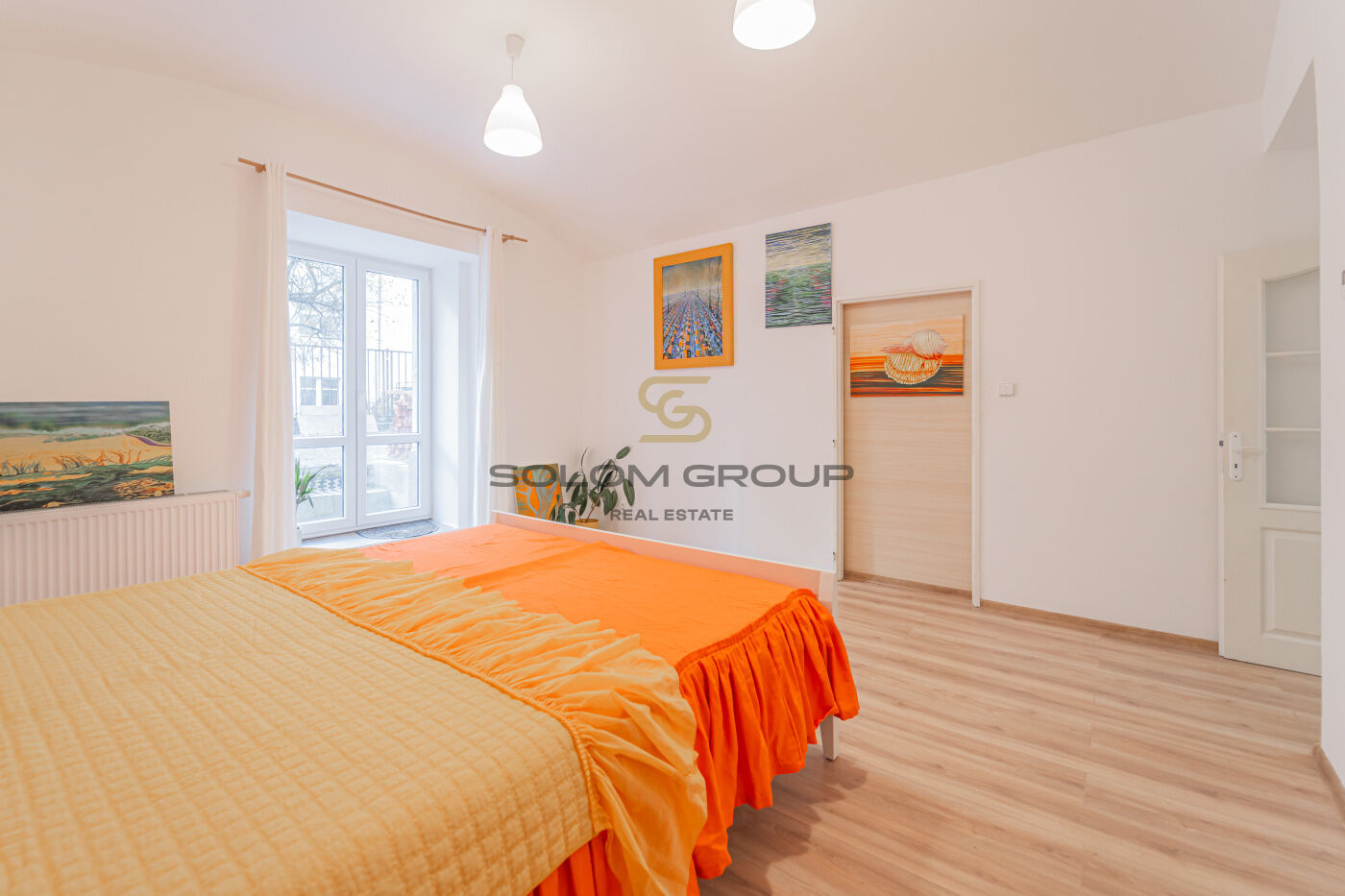 Prodej bytu 2+kk, 35 m². Po úpravách. Praha 5 - Smíchov. Osobní vlastnictví.