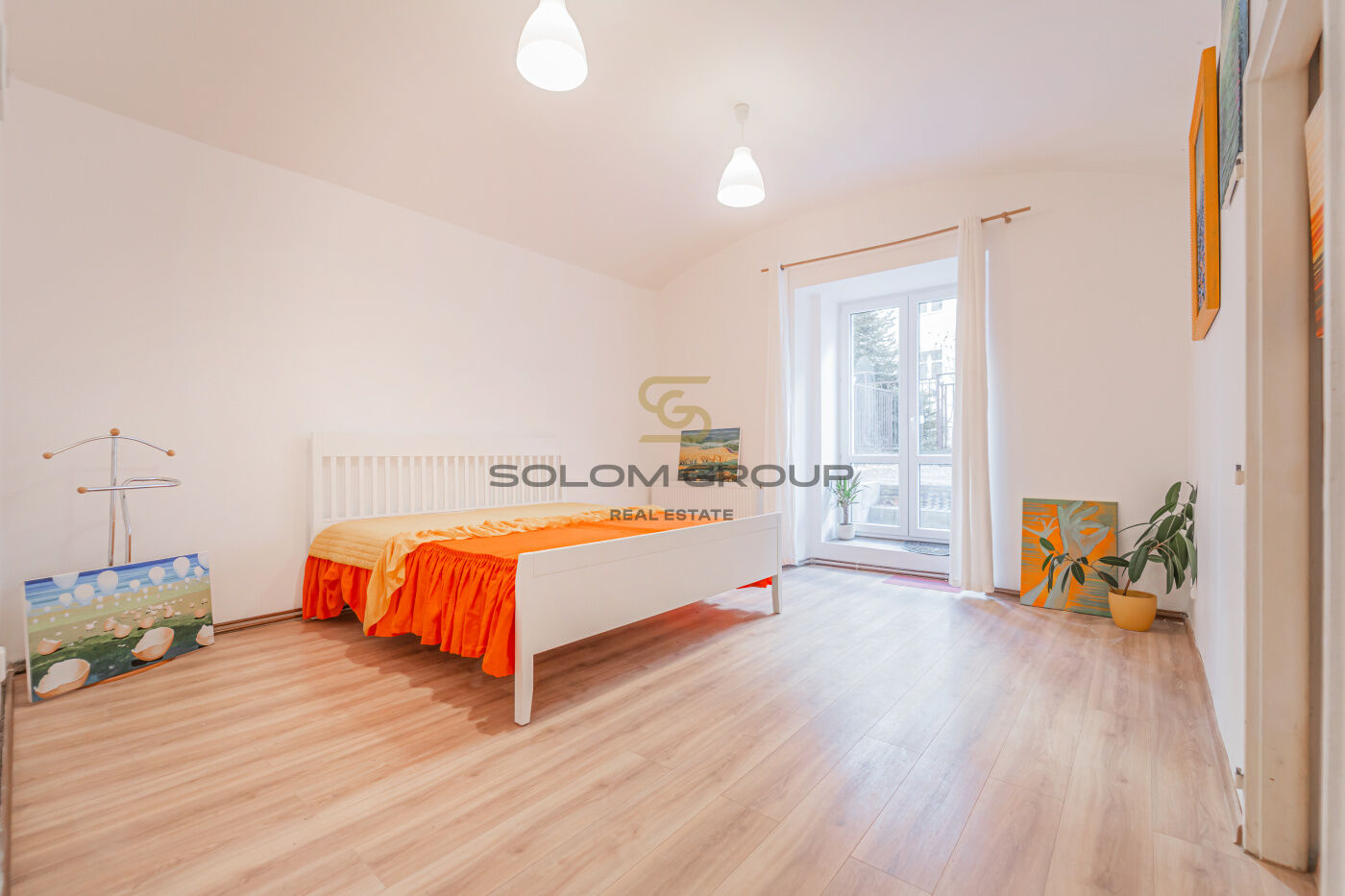 Prodej bytu 2+kk, 35 m². Po úpravách. Praha 5 - Smíchov. Osobní vlastnictví.