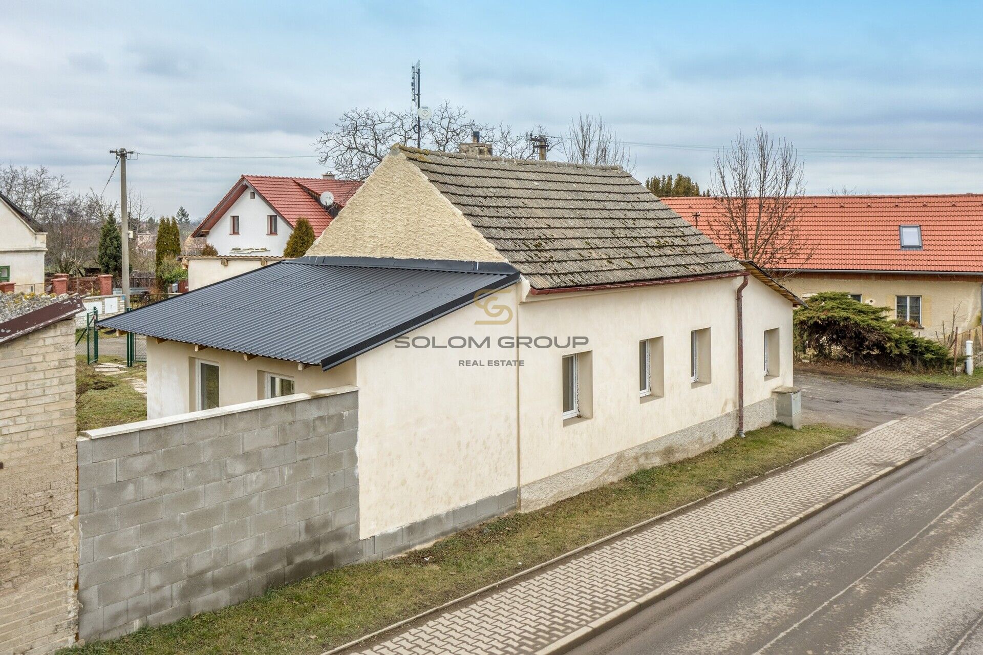 Prodej RD, 3+1. Po úpravách. Možnost půdní vestavby. Výborná dopravní dostupnost. Cerhenice.