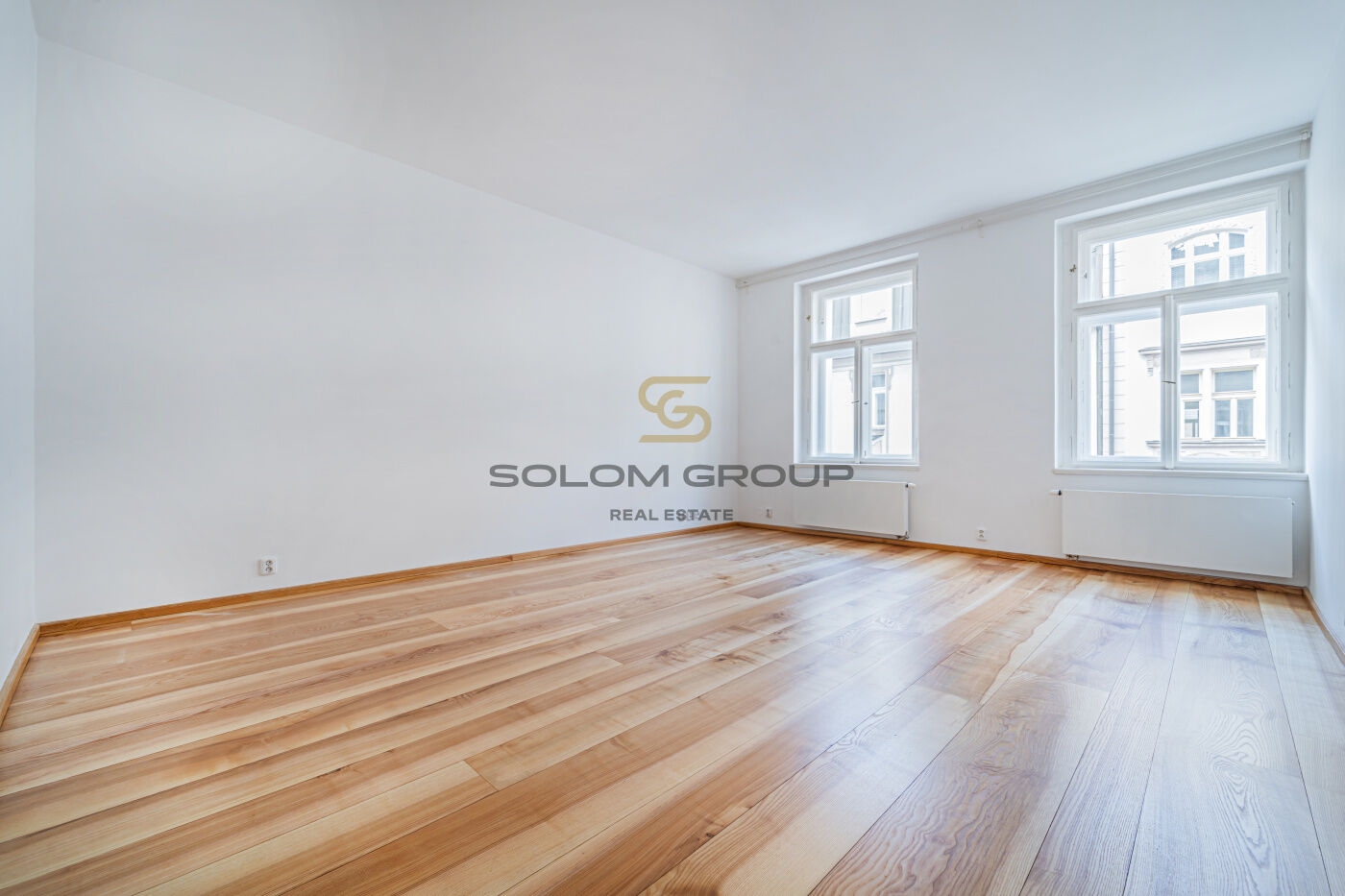 Pronájem bytu 2+kk/Balkon, 55 m². Po rekonstrukci. Výborná dopravní dostupnost. Nové Město.