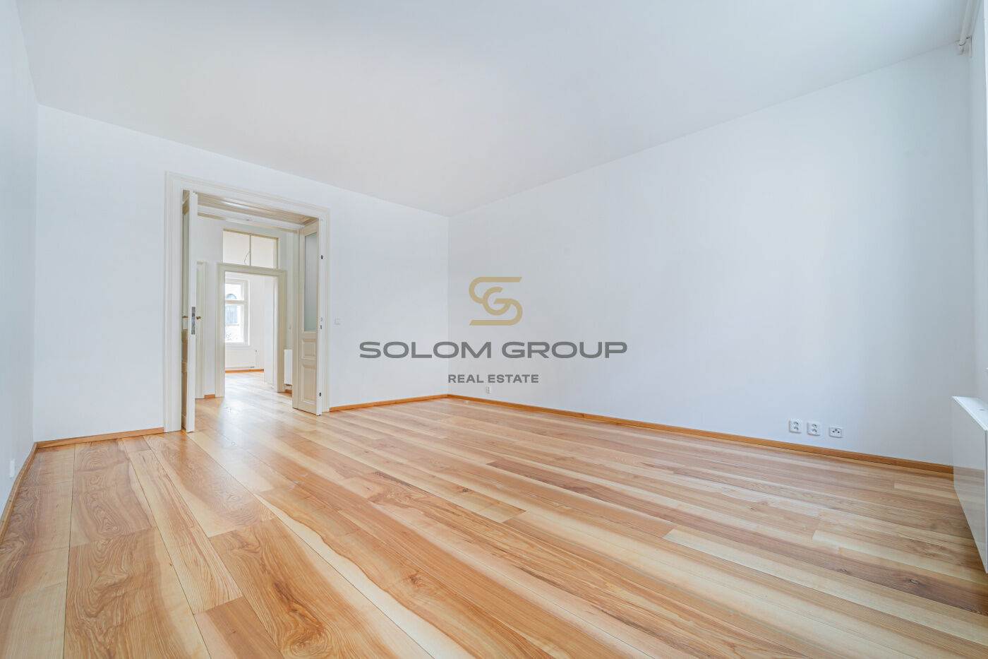 Pronájem bytu 2+kk/Balkon, 55 m². Po rekonstrukci. Výborná dopravní dostupnost. Nové Město.